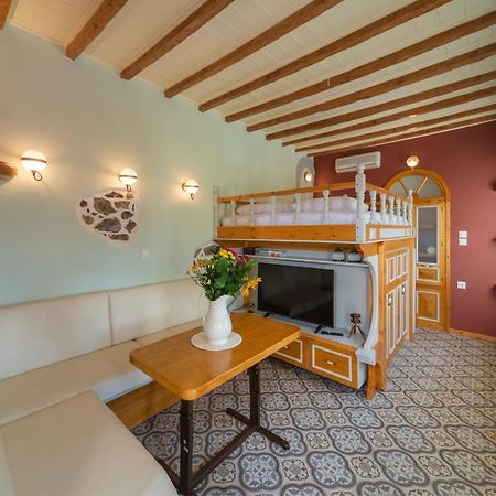 Hidden Oasis Private Villa 아기아 마리나 외부 사진
